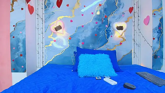 Snapshot of crystal_love08 chatting on 02.26.26 crystal love08 online show from 02.26.26