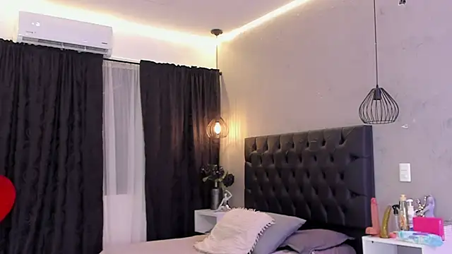 naomi  blair online show from 06.20.26