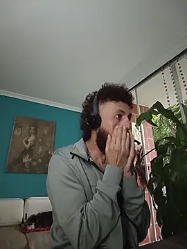 Snapshot of kauzZhomi chatting on 02.02.26 kauzZhomi online show from 02.02.26