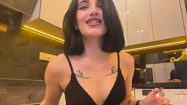 Snapshot of BlackFox_V chatting on 02.04.26 BlackFox V online show from 02.04.26