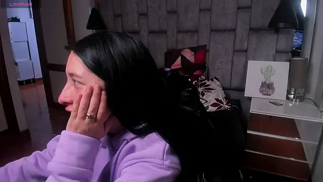 Snapshot of Maitebigboobs chatting on 02.25.26 Maitebigboobs online show from 02.25.26