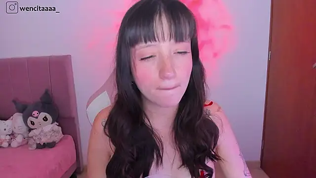 Snapshot of wenn_ chatting on 02.06.26 wenn online show from 02.06.26