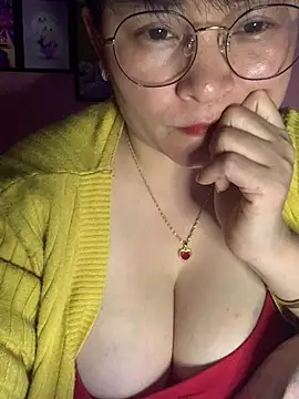 Snapshot of Star-sweet01 chatting on 02.04.26 Star-sweet01 online show from 02.04.26