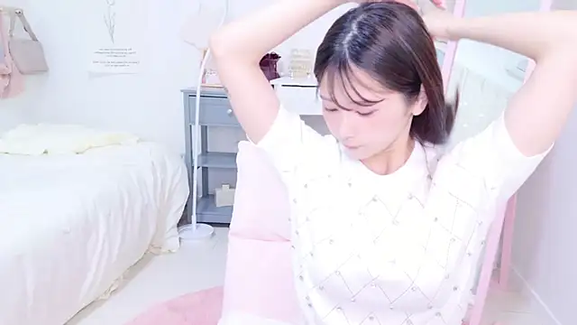  MIYUnya online show from 04.17.26