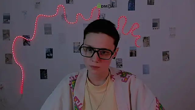 Snapshot of emi_fade chatting on 02.05.26 emi fade online show from 02.05.26