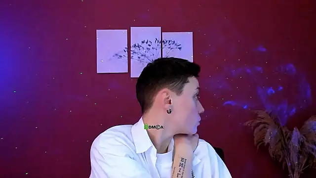 Snapshot of emi_fade chatting on 02.12.26 emi fade online show from 02.12.26