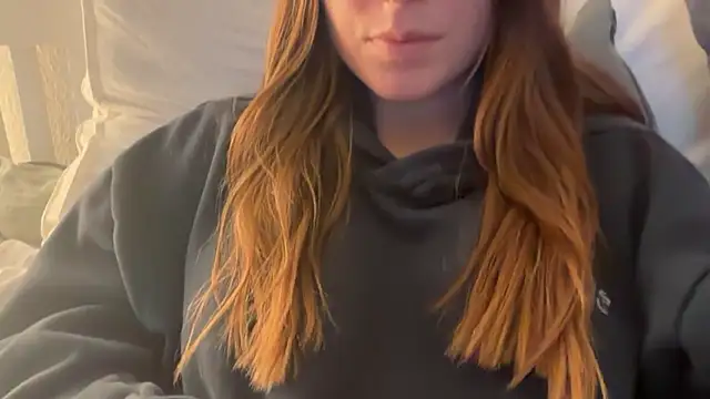 Snapshot of Lucyschickt chatting on 02.17.26 Lucyschickt online show from 02.17.26