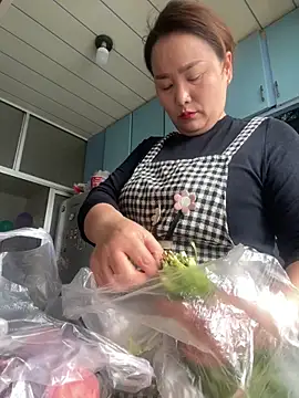 Youyou 12 online show from 04.03.26