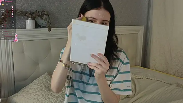 Glow hollow online show from 02.08.26