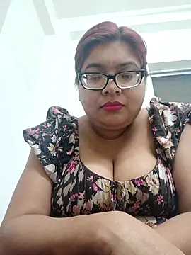 Snapshot of Elie_Hallway chatting on 02.06.26 Elie Hallway online show from 02.06.26