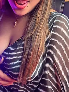 Snapshot of queen-panda chatting on 02.24.26 queen-panda online show from 02.24.26