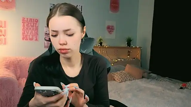 Snapshot of Vexnexe chatting on 02.20.26 Vexnexe online show from 02.20.26