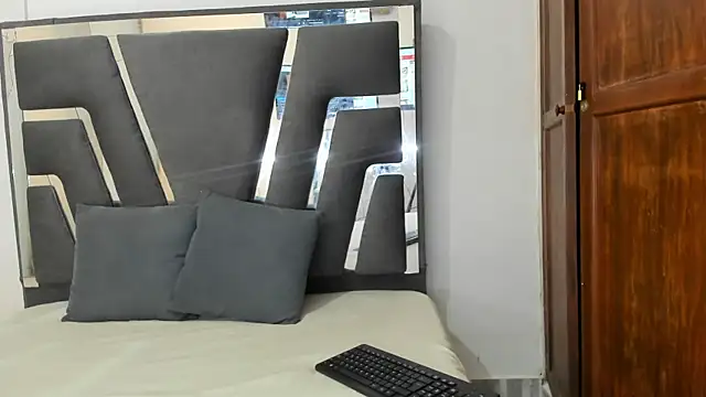 SamanthaHill  online show from 02.07.26