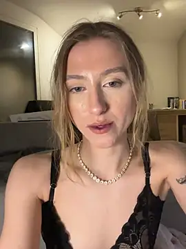 Snapshot of romyxxs chatting on 02.20.26 romyxxs online show from 02.20.26