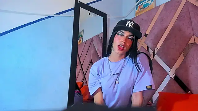 MeghanQueen   online show from 03.21.26