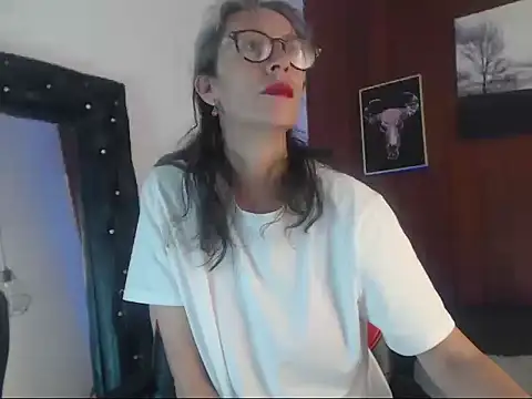 Snapshot of laurasofia45 chatting on 02.19.26 laurasofia45 online show from 02.19.26