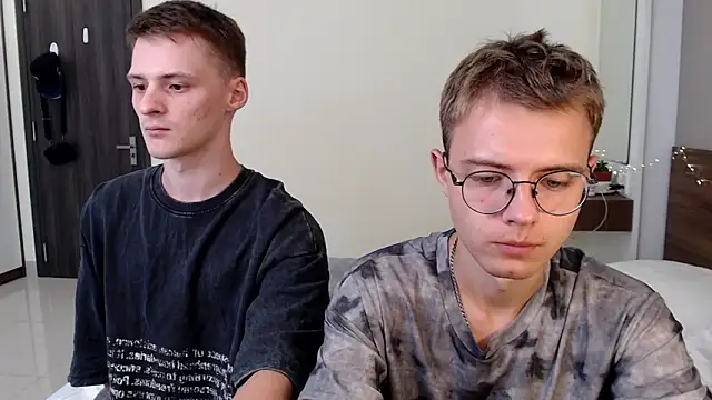 NikiKerryCum online show from 04.18.26