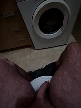 Snapshot of Heyyo3 chatting on 02.15.26 Heyyo3 online show from 02.15.26