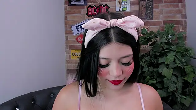 Snapshot of foxy_vera chatting on 05.01.26 foxy vera online show from 05.01.26
