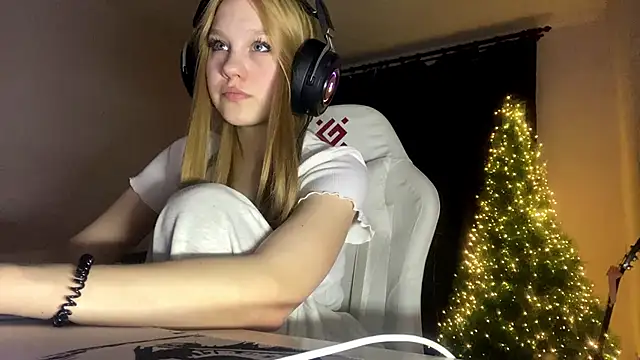 axin burnell online show from 02.04.26