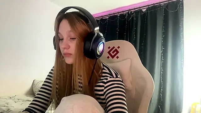 Snapshot of axin_burnell chatting on 04.17.26 axin burnell online show from 04.17.26