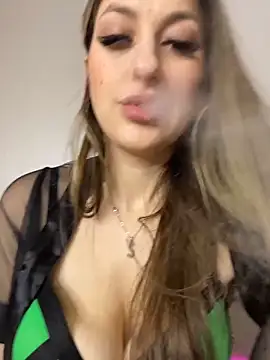 Alyxra online show from 04.11.26