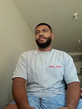 Snapshot of KLEYTON33 chatting on 02.09.26 KLEYTON33 online show from 02.09.26