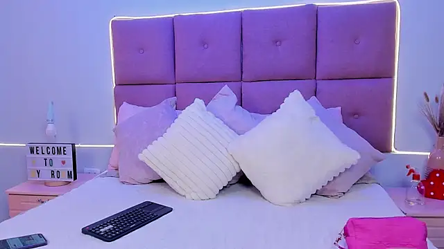 Hilaryportman online show from 03.20.26