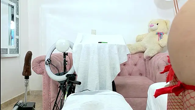 Ashley Jonness  online show from 02.15.26