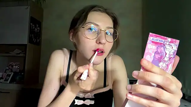 Miaaa Moon online show from 05.25.26