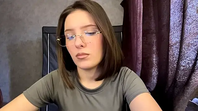 FoxieFlare online show from 03.31.26