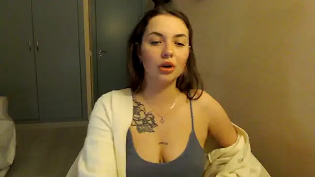 Snapshot of JuliaGraceOF chatting on 02.17.26 JuliaGraceOF online show from 02.17.26