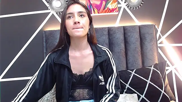 Vaiolletcooper online show from 04.15.26