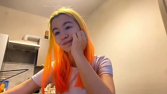 Snapshot of EmilyHein chatting on 02.02.26 EmilyHein online show from 02.02.26