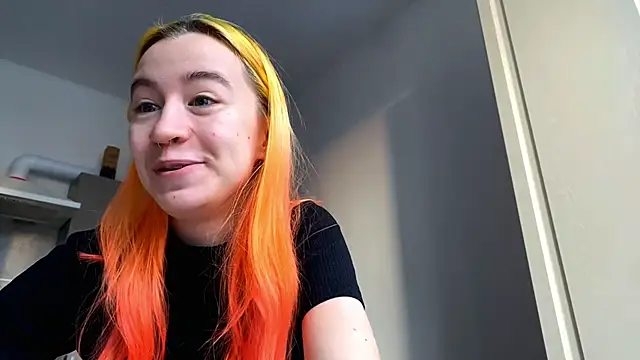 Snapshot of EmilyHein chatting on 02.15.26 EmilyHein online show from 02.15.26