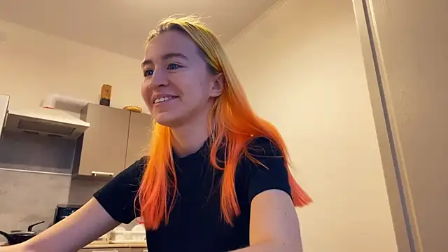 Snapshot of EmilyHein chatting on 02.25.26 EmilyHein online show from 02.25.26