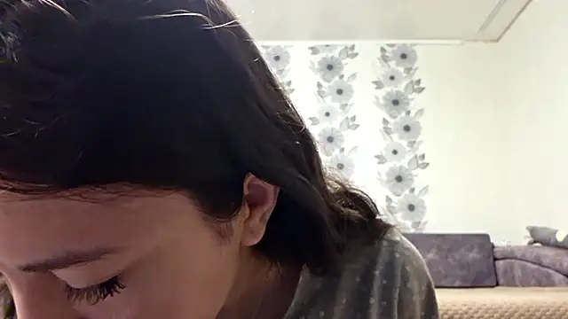 Snapshot of ZyntraLoom chatting on 02.11.26 ZyntraLoom online show from 02.11.26