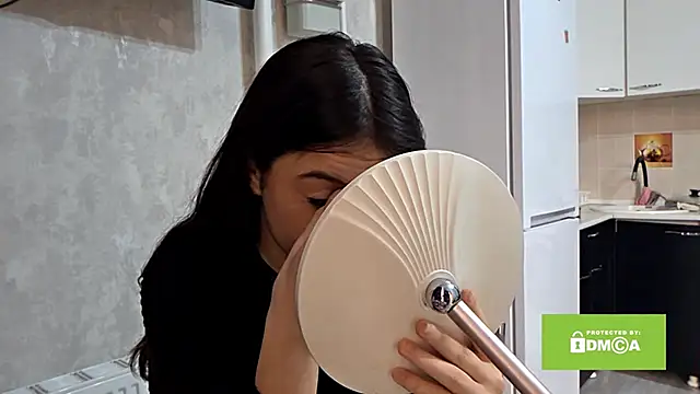 Snapshot of ZyntraLoom chatting on 02.23.26 ZyntraLoom online show from 02.23.26