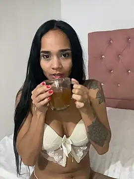 Snapshot of Maria_x_Alejandra chatting on 02.13.26 Maria x Alejandra online show from 02.13.26