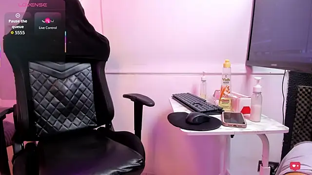 Snapshot of Bella_Miller1_ chatting on 02.24.26 Bella Miller1 online show from 02.24.26