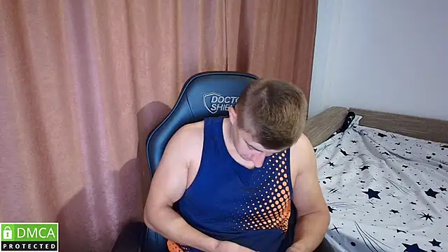 Snapshot of TodMusclePower9 chatting on 05.10.26 TodMusclePower9 online show from 05.10.26