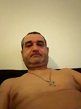 Snapshot of markostoitchev12 chatting on 11.25.25 markostoitchev12 online show from 11.25.25