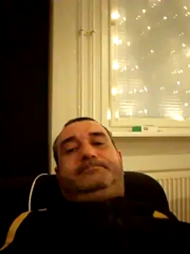 Snapshot of markostoitchev12 chatting on 11.27.25 markostoitchev12 online show from 11.27.25