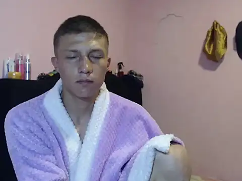 Snapshot of Cronos_Hot_8 chatting on 02.28.26 Cronos Hot 8 online show from 02.28.26