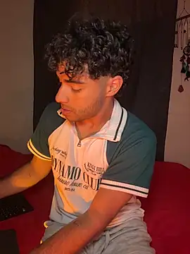 Snapshot of its_alejandro27 chatting on 02.19.26 its alejandro27 online show from 02.19.26