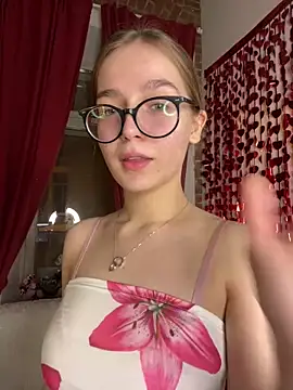 Snapshot of MyKittySayMeow chatting on 02.08.26 MyKittySayMeow online show from 02.08.26