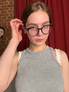 MyKittySayMeow online show from 03.04.26