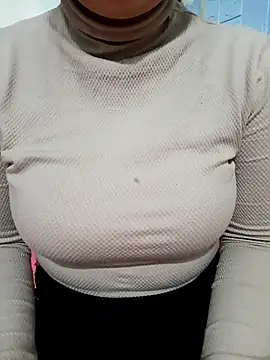 Snapshot of Tulip_ii chatting on 02.04.26 Tulip ii online show from 02.04.26