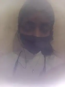 Snapshot of queen_gairl chatting on 03.02.26 queen gairl online show from 03.02.26