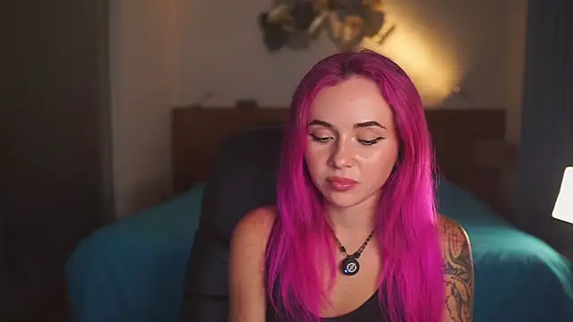 Sarah Pink online show from 04.15.26